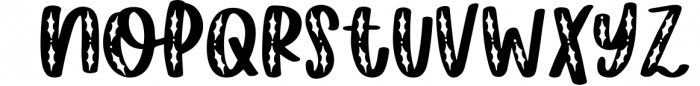 Happy Hollydays, A Christmas Mistletoe Font Font UPPERCASE