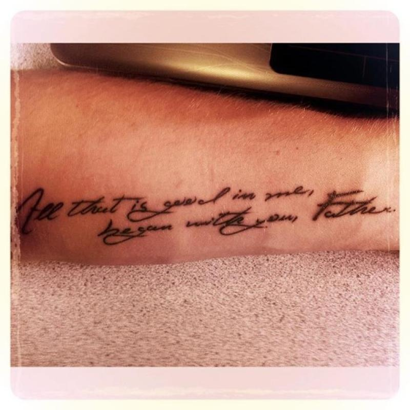 ??? Font sample to identify the typeface on WhatFontIs