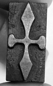 Dagger glyph Font sample to identify the typeface on WhatFontIs