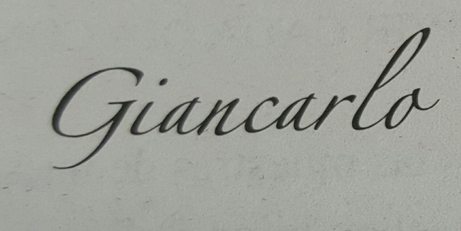 Font name please Font sample to identify the typeface on WhatFontIs