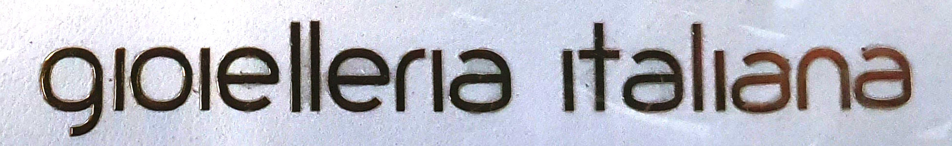 Font? Font sample to identify the typeface on WhatFontIs