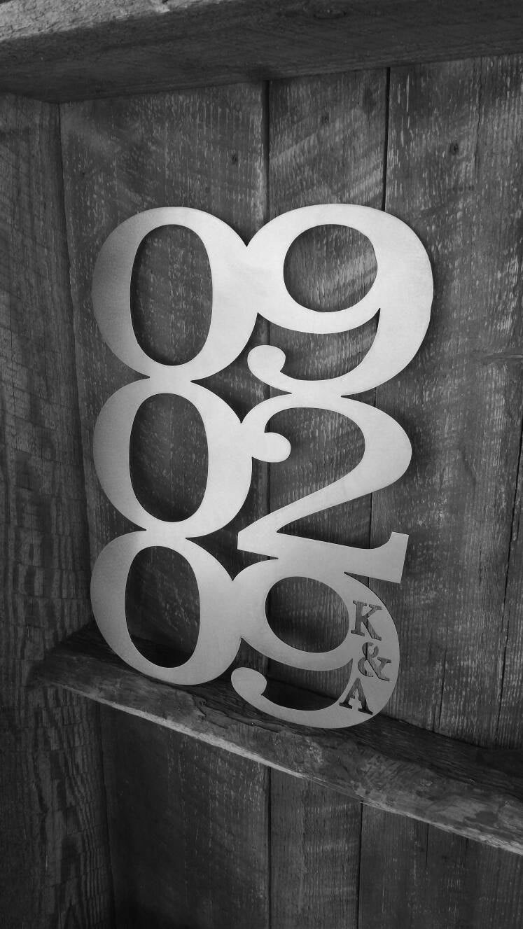 Similar to Clarendon? Font sample to identify the typeface on WhatFontIs