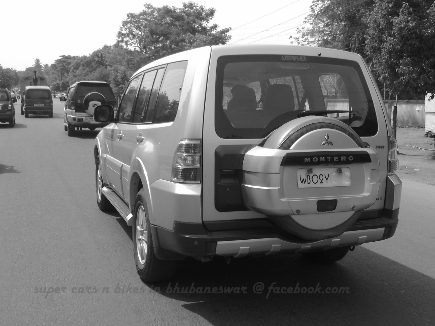 Font of the no. plate on the car. Font sample to identify the typeface on WhatFontIs