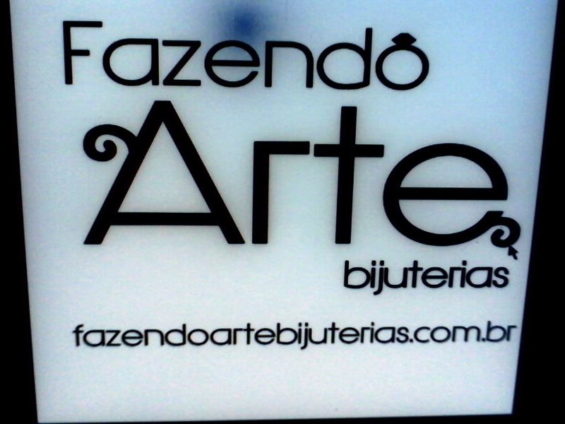 i need to know the name of this font Font sample to identify the typeface on WhatFontIs