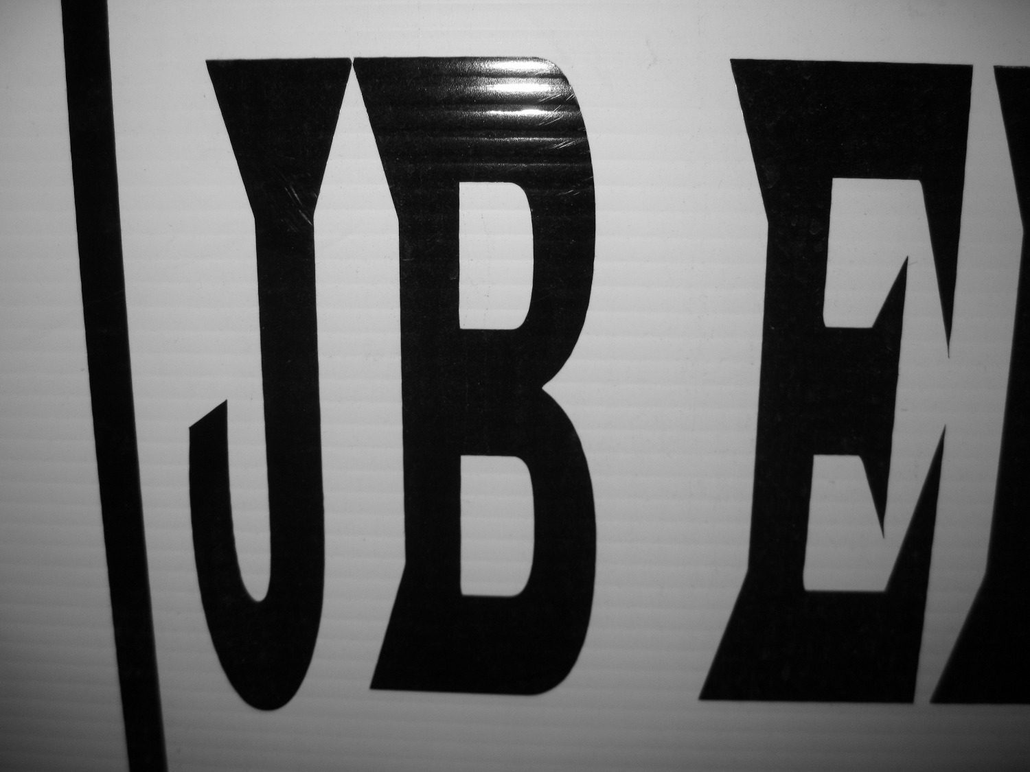 jb Font sample to identify the typeface on WhatFontIs