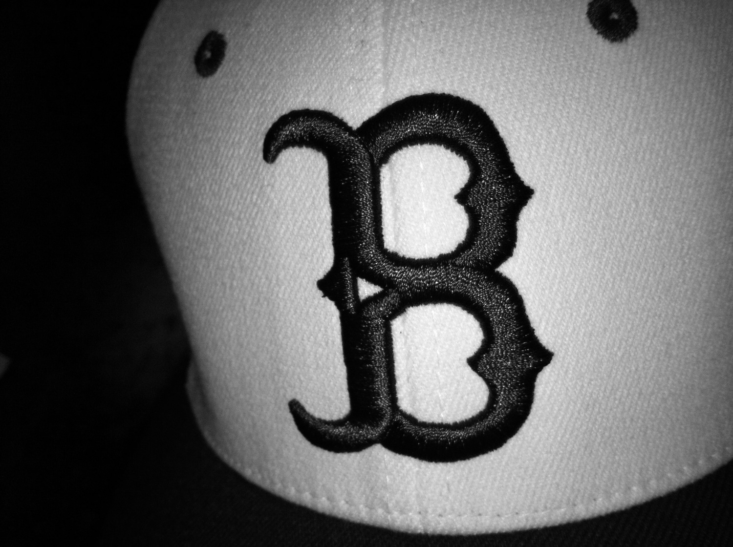 What is the font? Font sample to identify the typeface on WhatFontIs