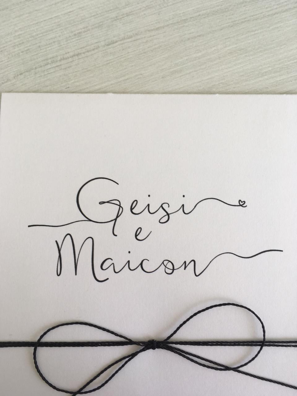 Preciso Fonte Urgente Font sample to identify the typeface on WhatFontIs