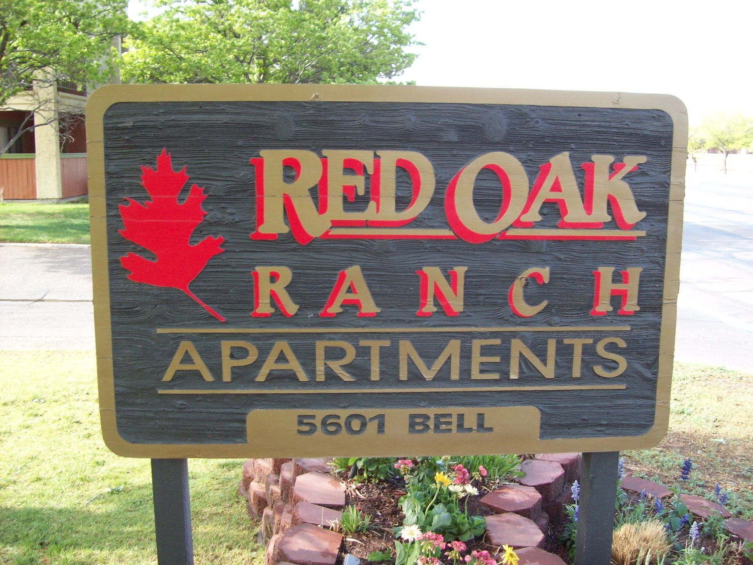 Help Font sample to identify the typeface on WhatFontIs