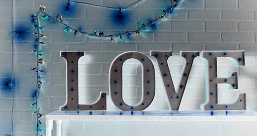 I WANT TO NOW WHAT IS THE LOVE FONT? Font sample to identify the typeface on WhatFontIs
