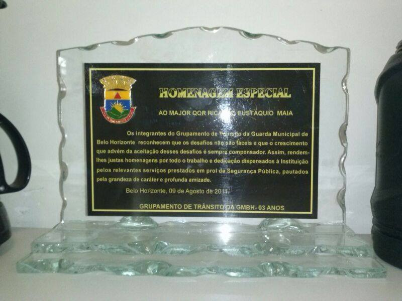 fonte Font sample to identify the typeface on WhatFontIs