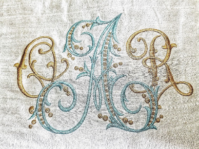 ALLEN piece Font sample to identify the typeface on WhatFontIs