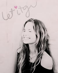 HELP PLEASE.. Font sample to identify the typeface on WhatFontIs