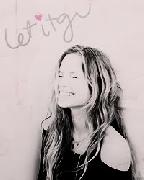 HELP PLEASE.. Font sample uploaded by dirrtylady to identify the typeface on WhatFontIs